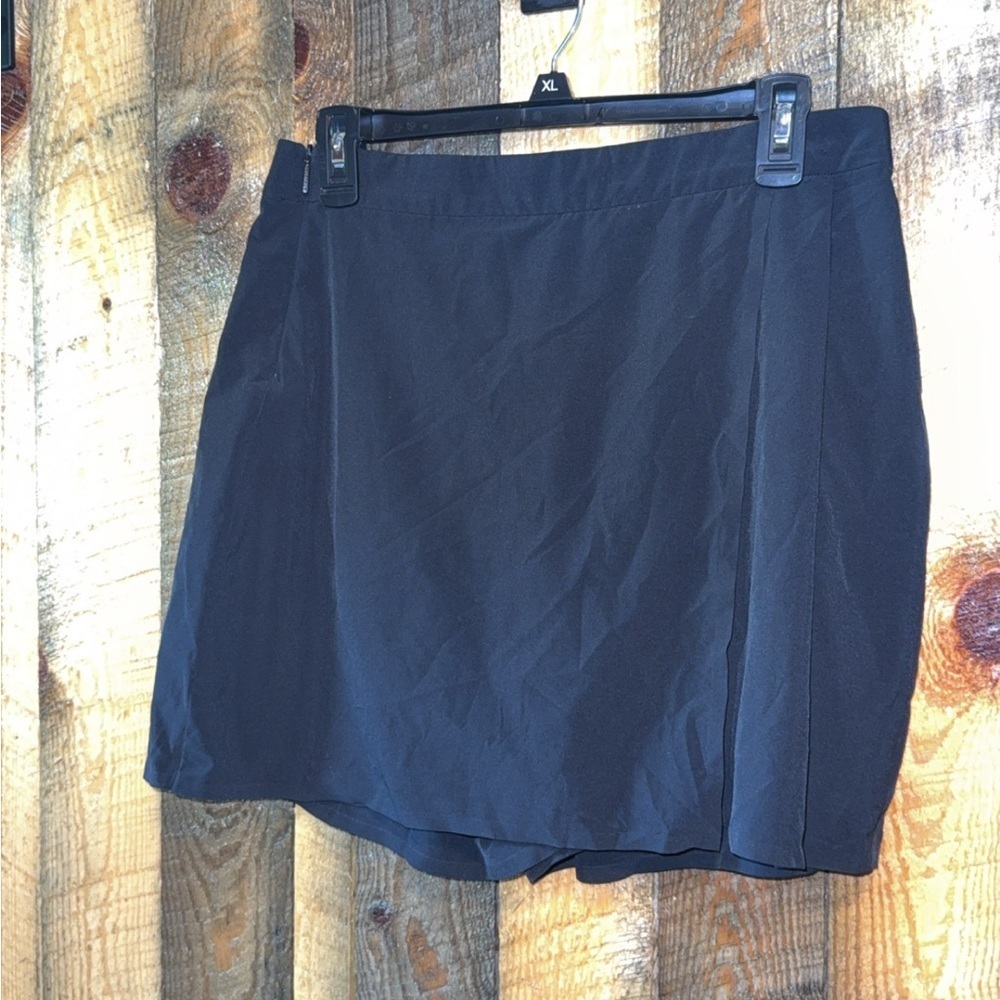 Athleta black skirt